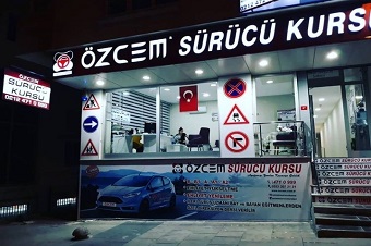 Sürücü Kursu Ön Cephe Görünümü Akşam
